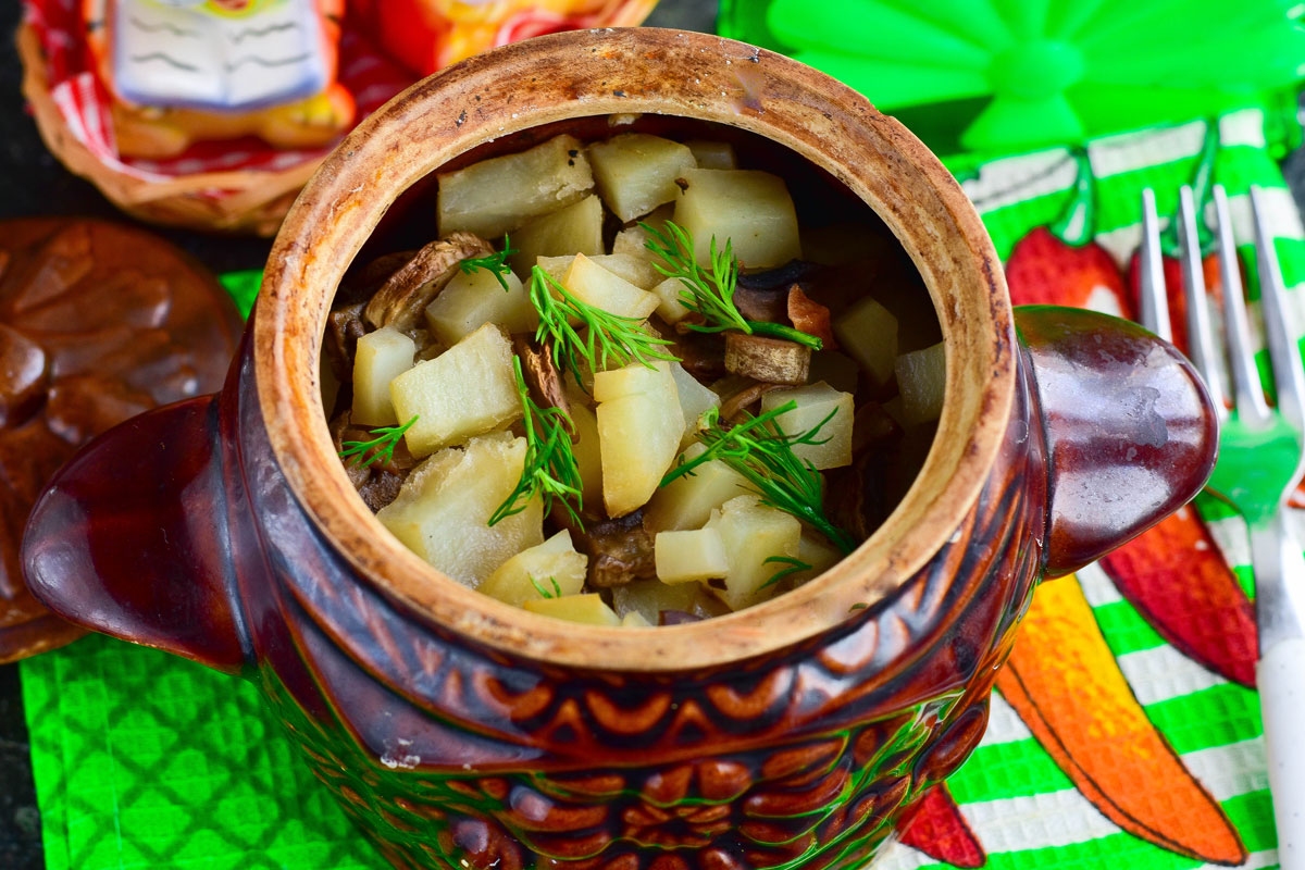 Картофель с грибами в горшочках в духовке: рецепт с фото пошагово