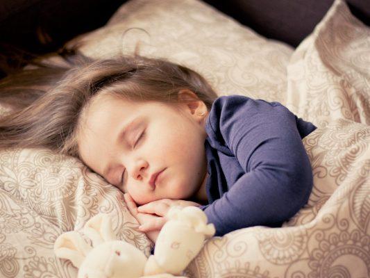 Молитва чтобы ребенок не писался ночью в кровать в 3 года
